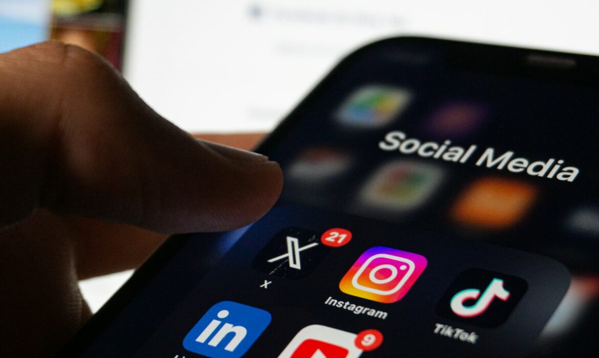 Applications de réseaux sociaux sur un smartphone